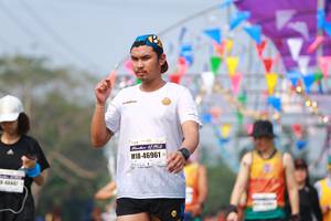 BIB: 46961, 404
                            <button type="button" onclick="openModal(9912855)" class="btn btn-primary btn-sm float-right btn-popup" data-toggle="modal" data-target=".modal-high-quality">
                        <i class="fas fa-shopping-cart"></i> Add to Cart
                    </button>
                                            <button type="button" onclick="isThisMe(9912855, true)" class="btn btn-success btn-sm float-right btn-popup btn-isme hidden" data-toggle="tooltip" data-placement="bottom" title="นี่คือรูปของคุณใช่ไหม คลิกที่นี่เพื่อเอาเข้าอัลบั้ม">
                        <i class="fas fa-plus"></i> Add to album
                    </button>
                    <button type="button" onclick="isThisMe(9912855, false)" class="btn btn-warning btn-sm float-right btn-popup btn-isnotme hidden">
                        <i class="fas fa-ban"></i> Remove from album
                    </button>